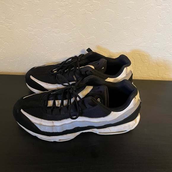 Nike Air Max 95 Wolf Grey Black - Picture 2 of 6